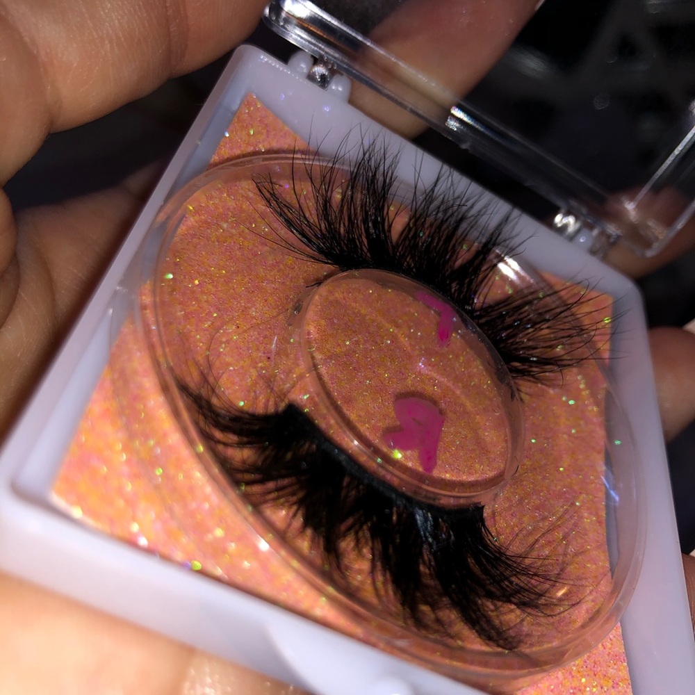 Lashes 5/$28 🔴